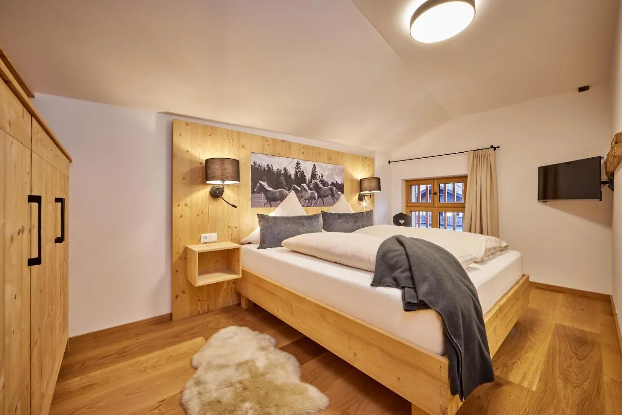 Haus Hoamat - Bergfeuer Apartment Farchant