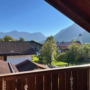 Dachgeschosswohnung Mit Traumhaftem Zugspitzblick Bei Garmisch Farchant